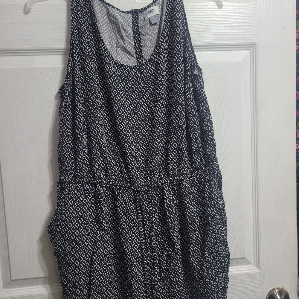 Old Navy Monochrome Geometric Print Dress